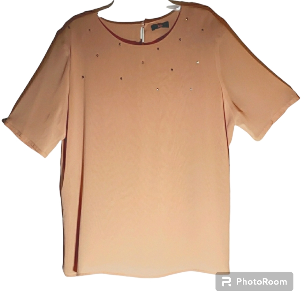 Toypes women's size large studded front short sleeve blouse. NWT 342